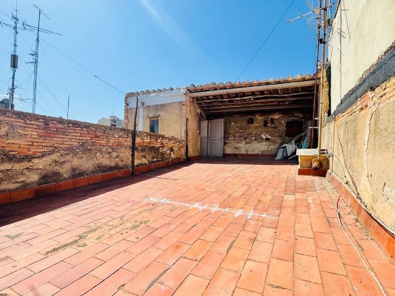 till salu byggnad Figueres Alt Empordà 3