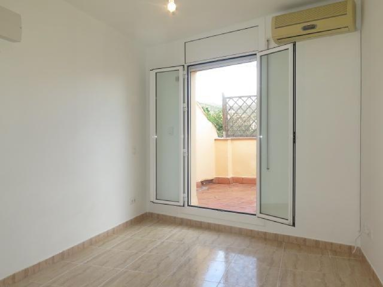  till salu byggnad Horta Guinardó-Montbau Barcelonès 6