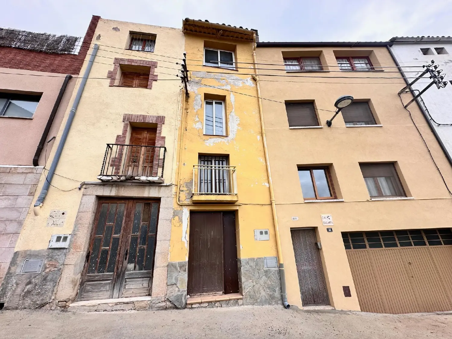 till salu byggnad La Torrasa Barcelonès 2