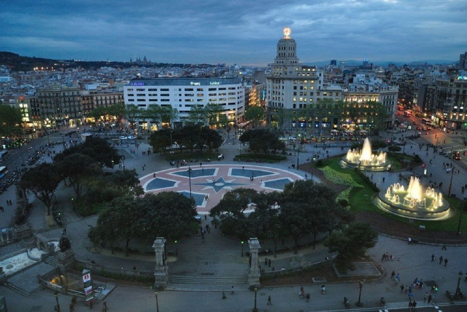 till salu byggnad Nou Barris-Porta Barcelonès 2