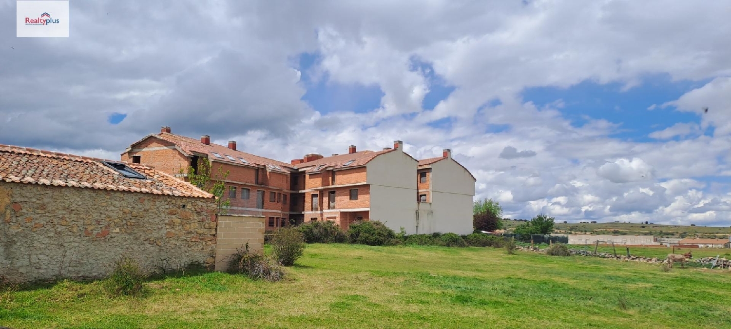  till salu byggnad Tizneros Segovia Sur 3
