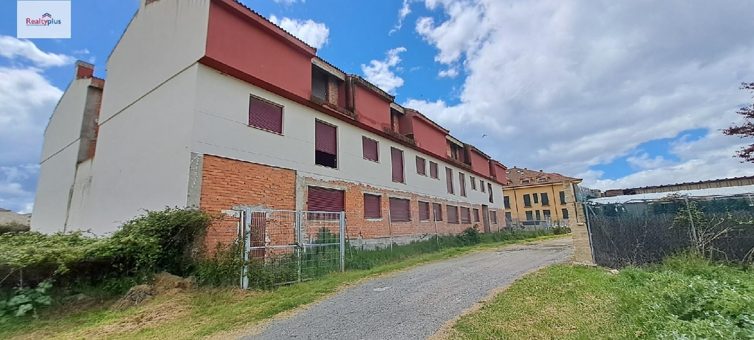  till salu byggnad Tizneros Segovia Sur 4