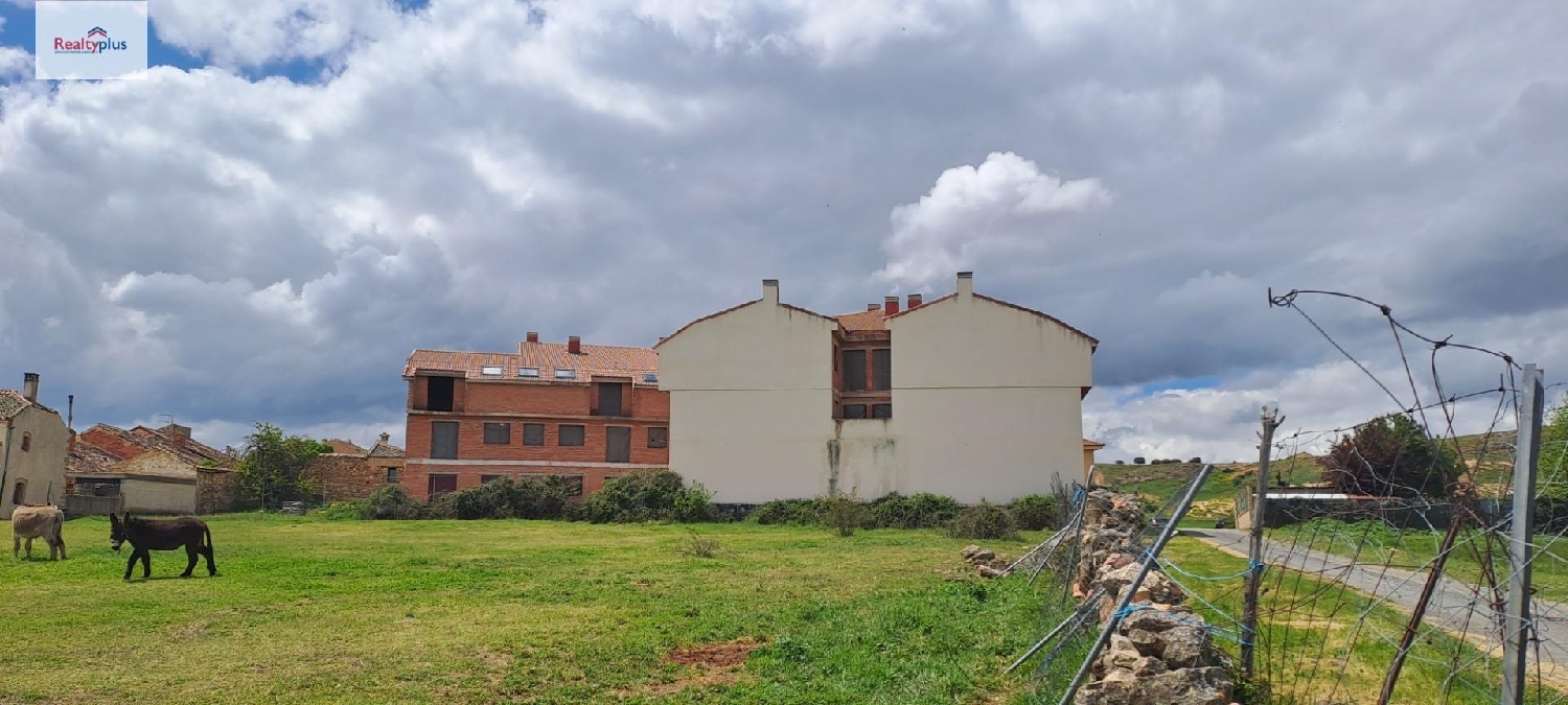  till salu byggnad Tizneros Segovia Sur 8