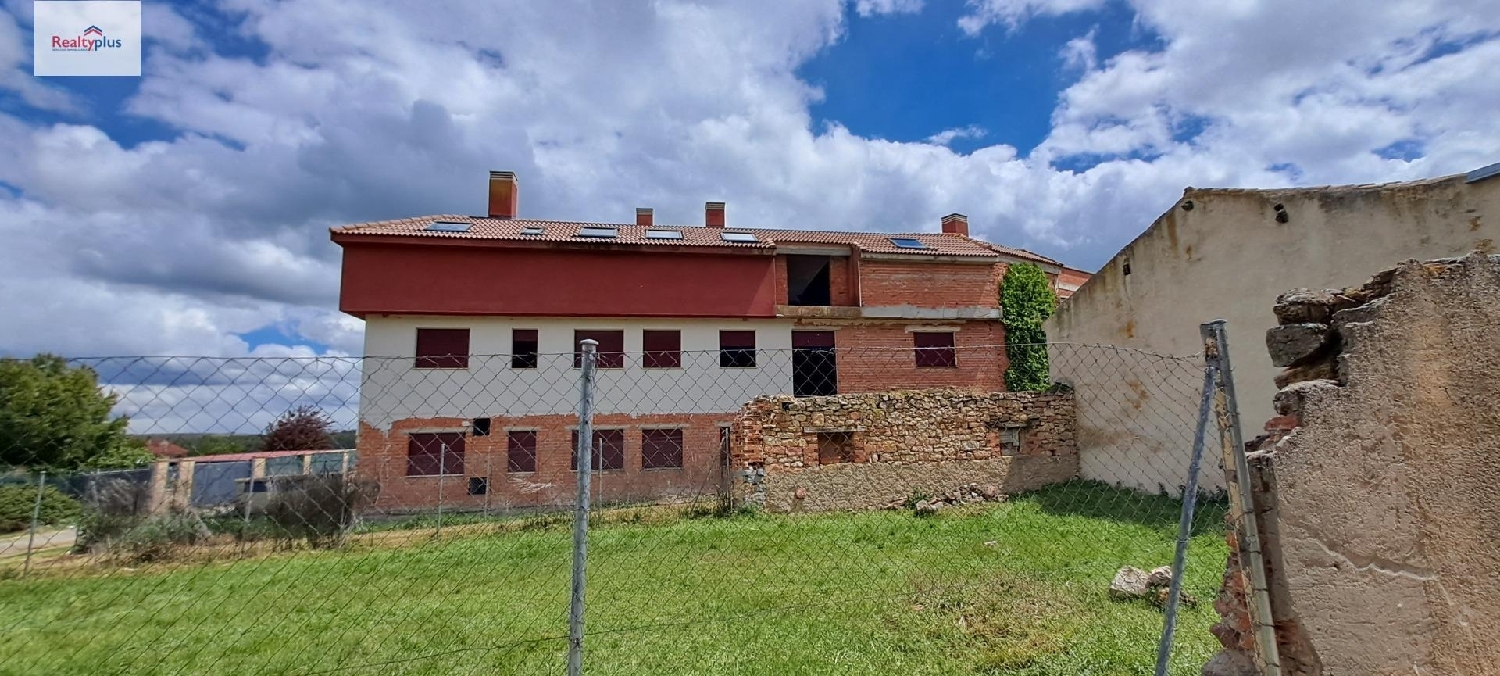  till salu byggnad Tizneros Segovia Sur 2