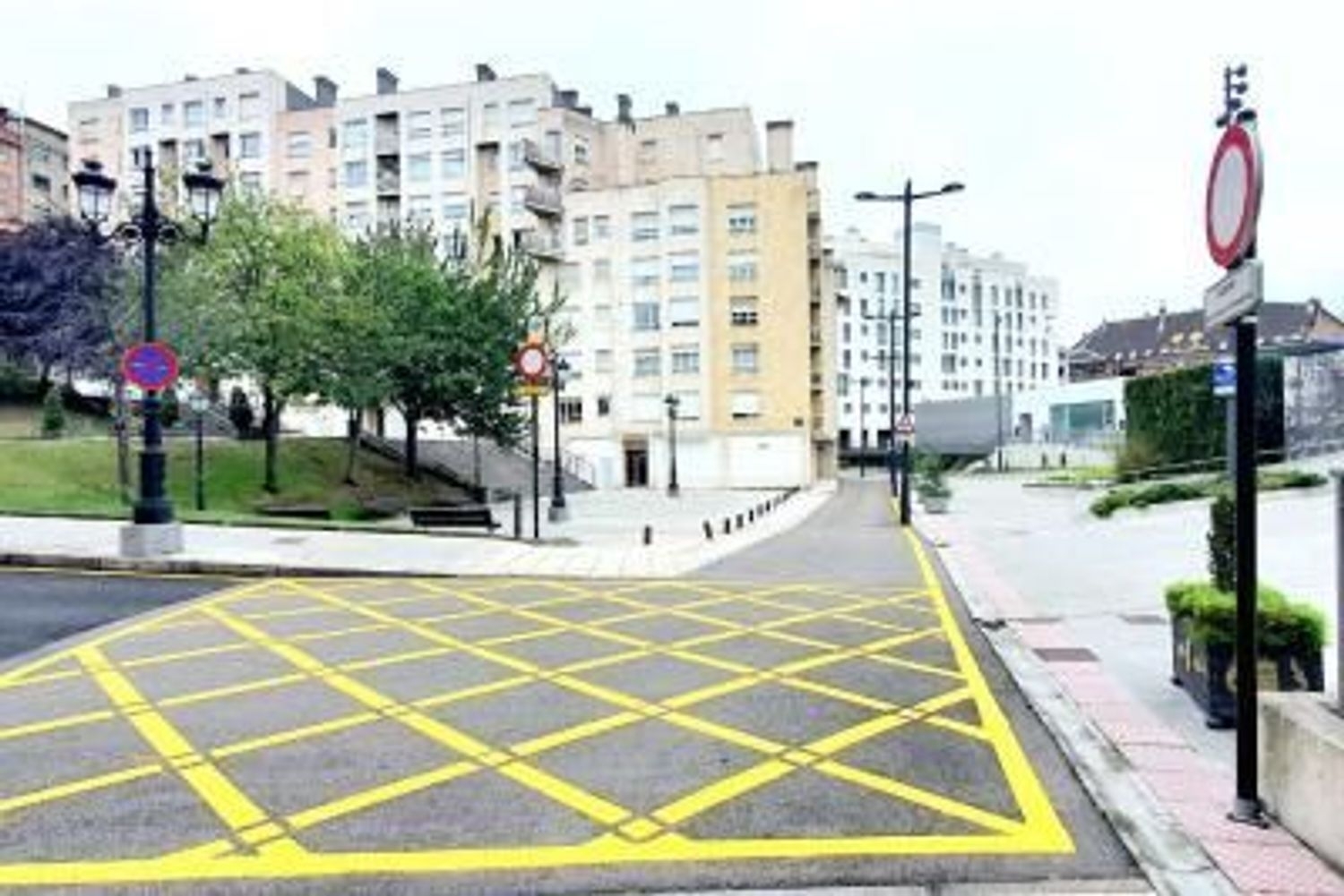  till salu kommersiell El Pando Oviedo 1