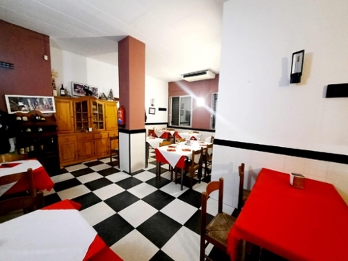 Les Comes Ribera Alta kommersiell foto 6257450