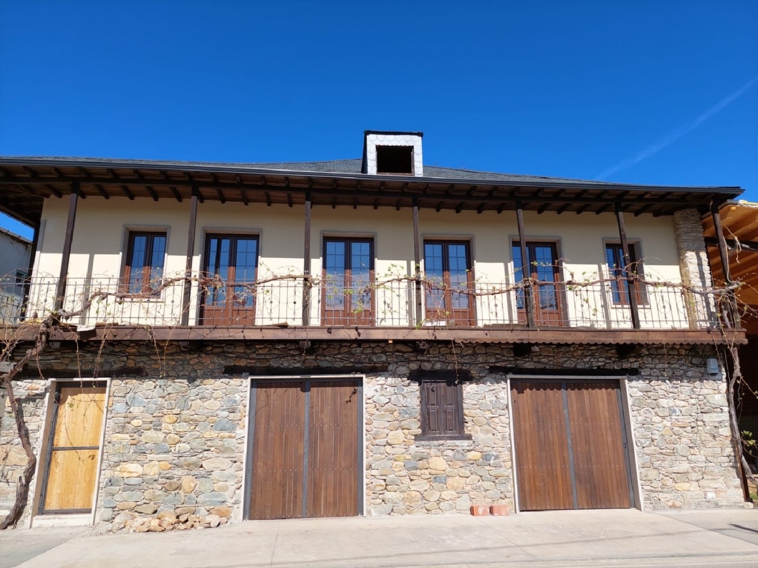  till salu kommersiell Villamartín De La Abadía Bierzo (El) 2