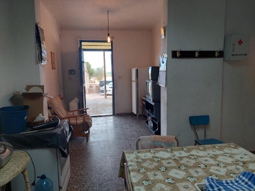 La Estación Baix Vinalopó hus på landet foto 6256350