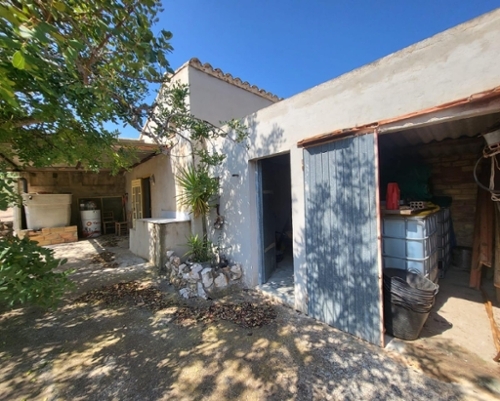 L''ampolla Baix Ebre hus på landet foto 6243508