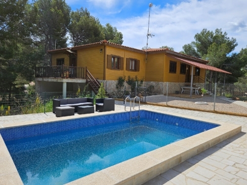 Sant Jordi D''alfama Baix Ebre hus på landet foto 6243531