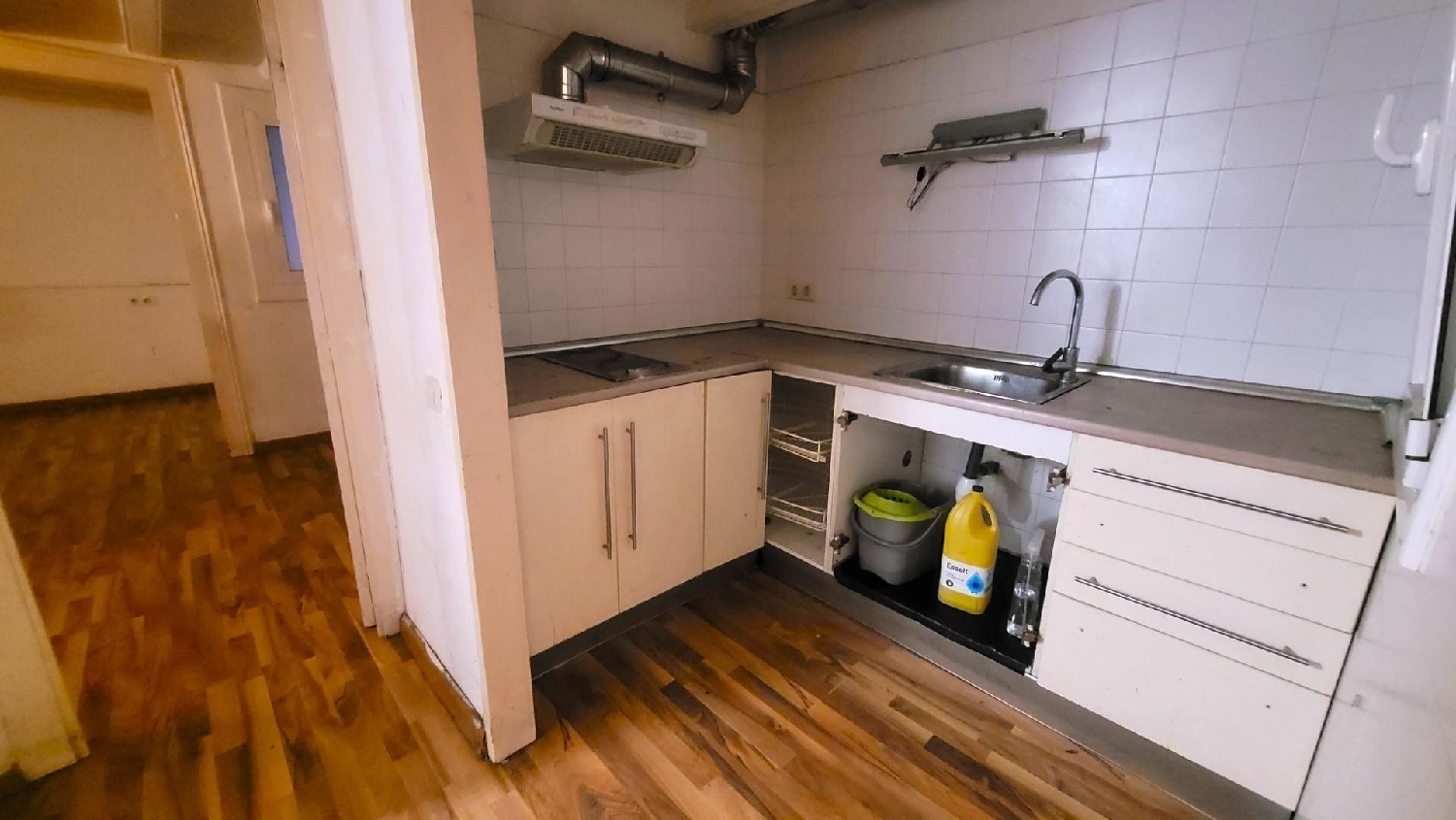  till salu etagevåning Ciutat Vella-Raval Barcelonès 4