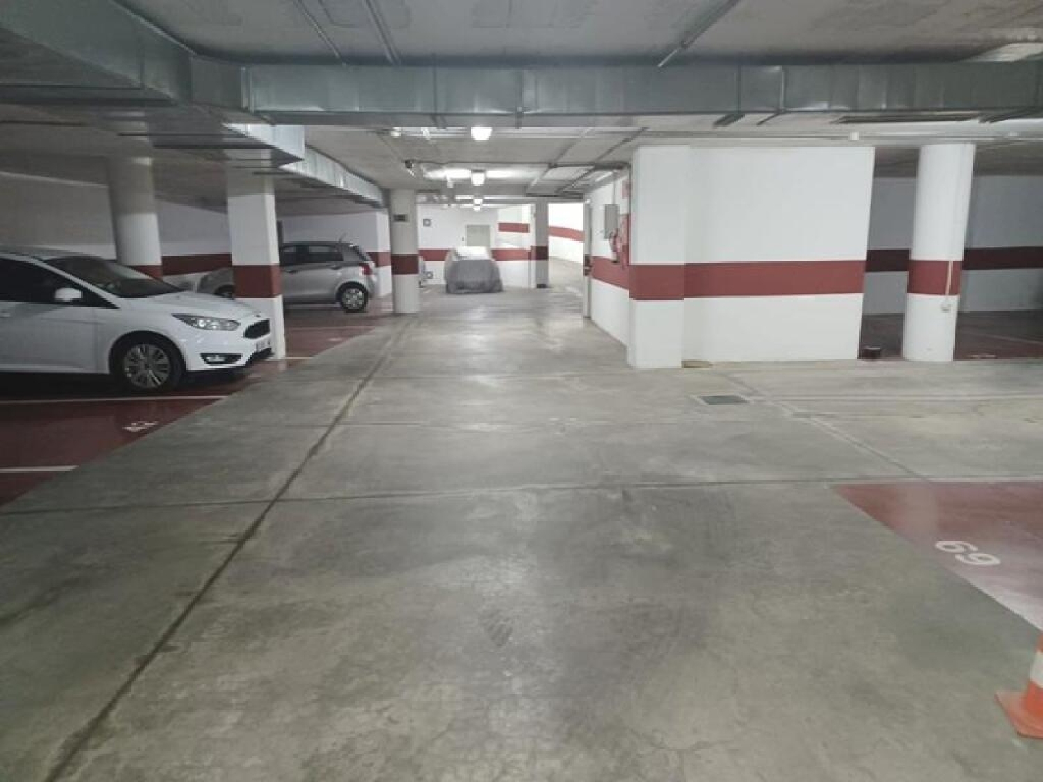  till salu garage La Duquesa Costa Del Sol Occidental 1