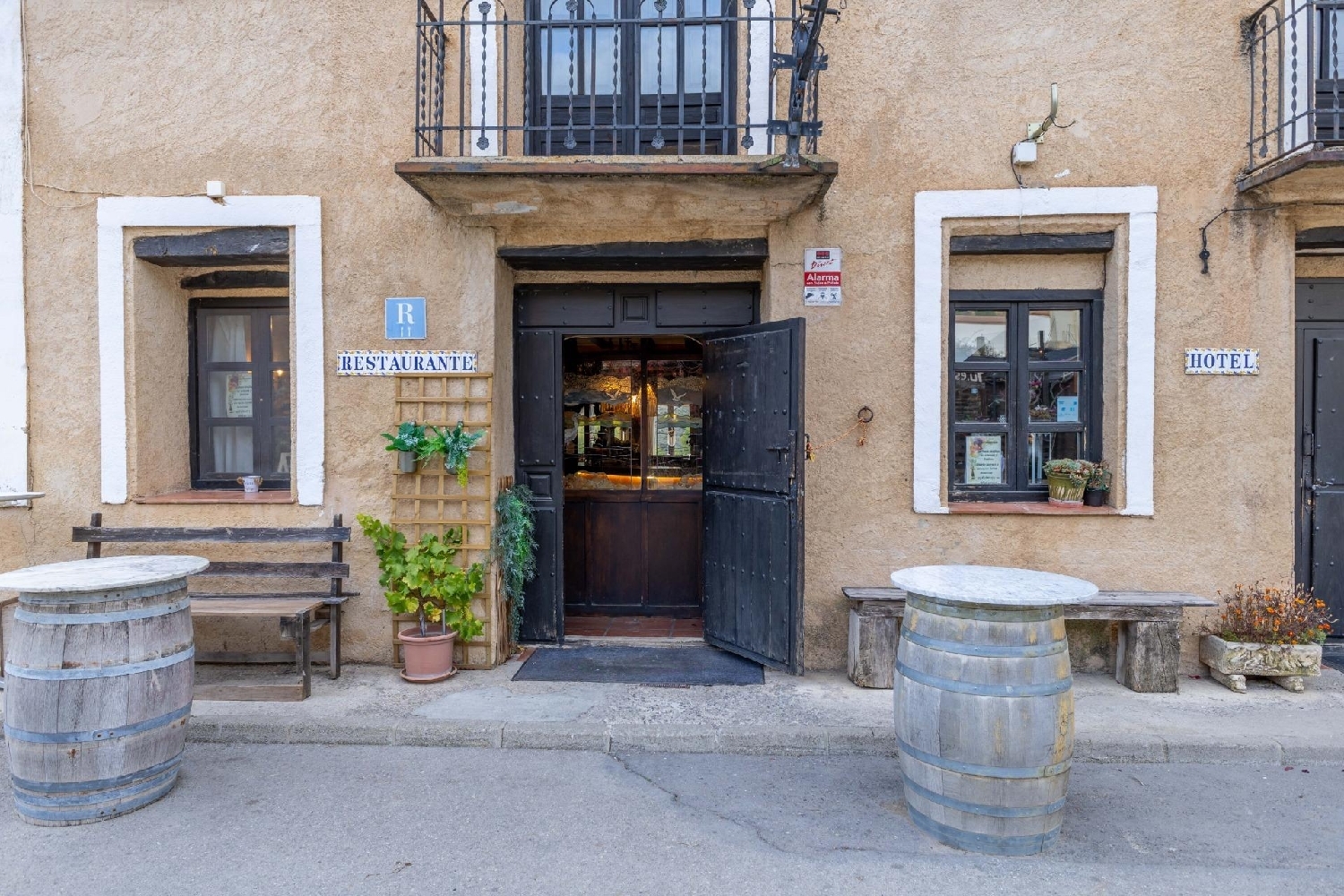 till salu hotell Camarena De La Sierra Gúdar-Javalambre 3