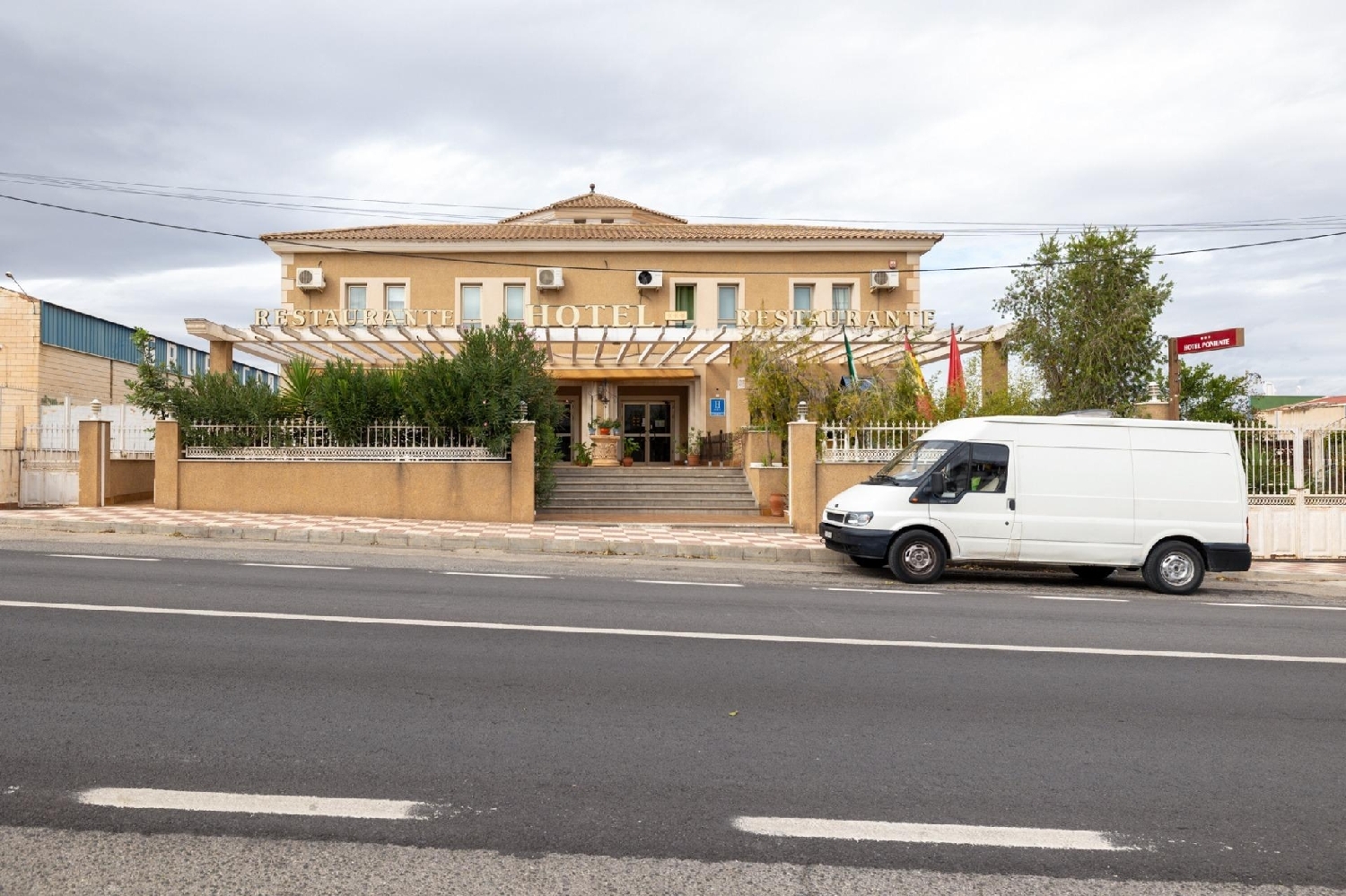 till salu hotell Loreto Loja 2