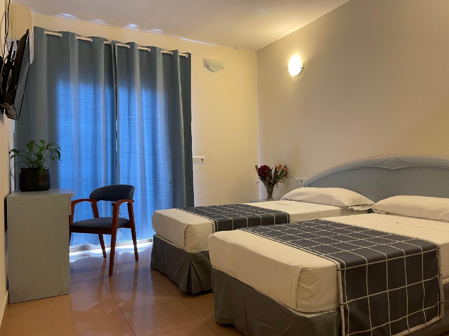 till salu hotell Pedro Verde Vega De Granada 3
