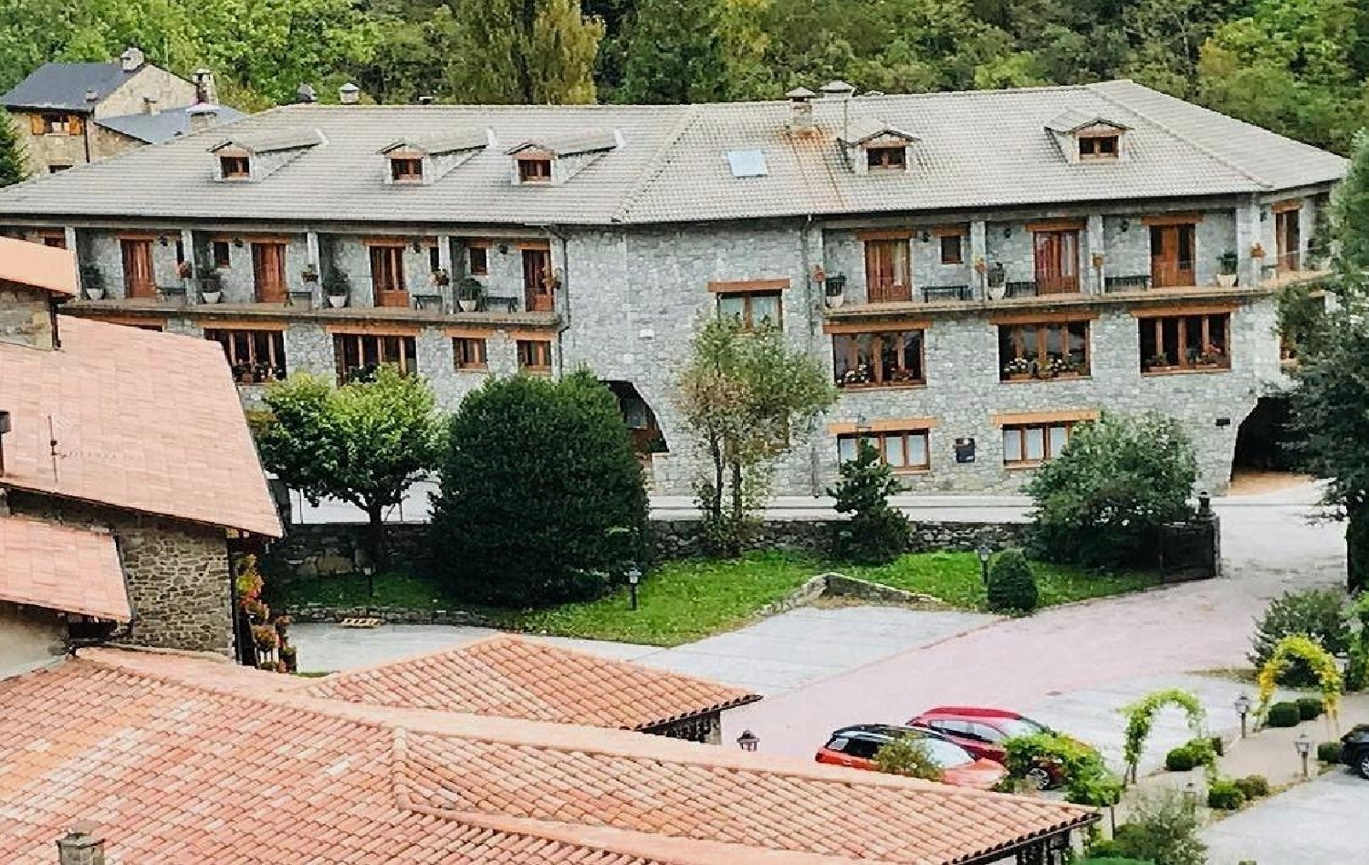  till salu hotell Riberal Ripollès 5