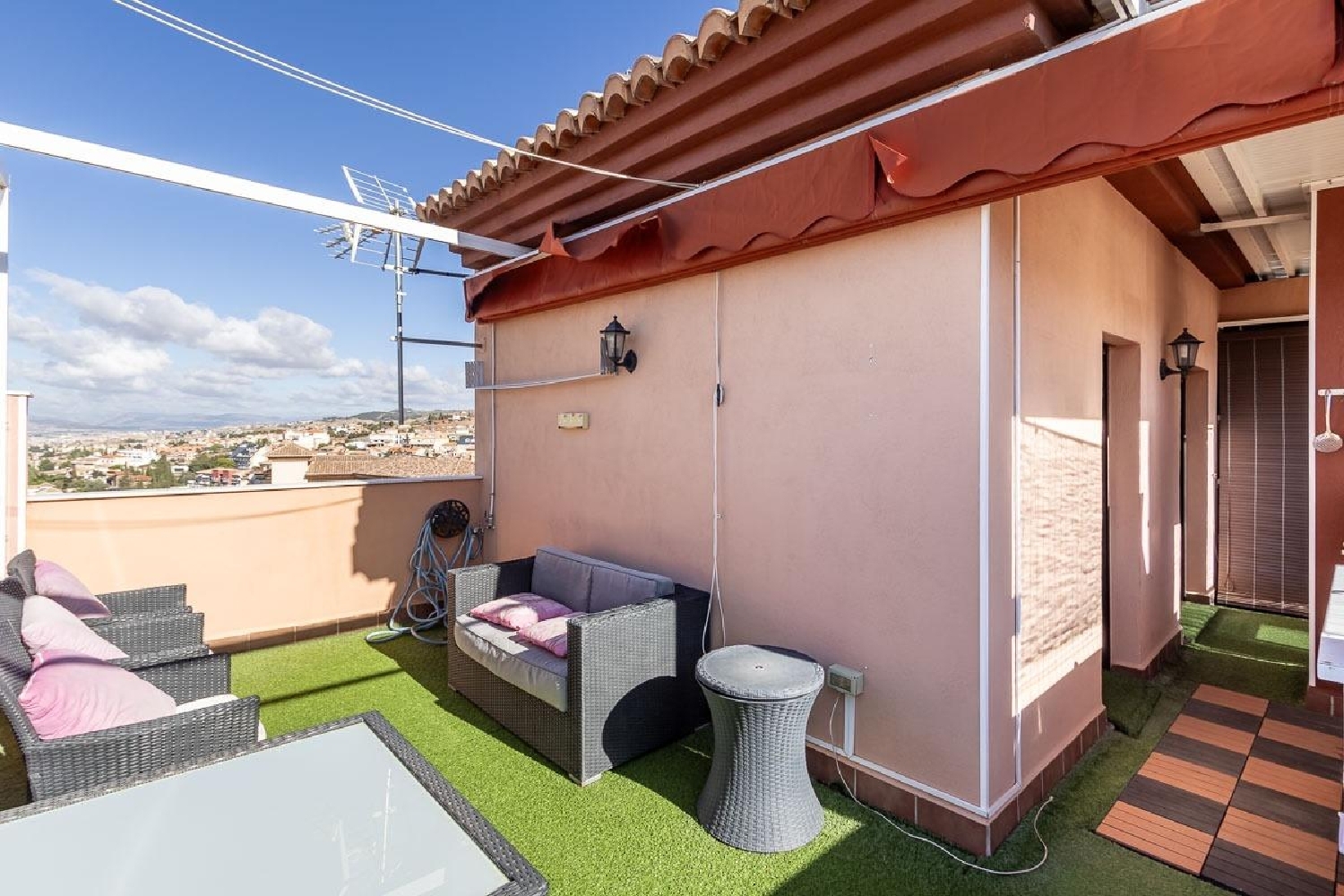 till salu hus Barrio De La Vega Vega De Granada 2