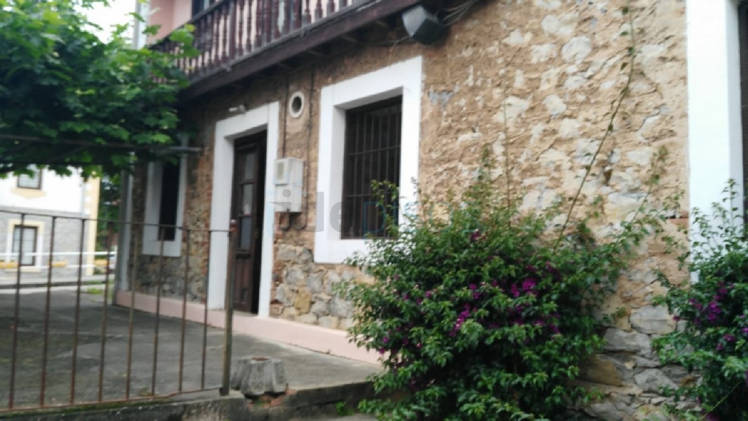 till salu hus Barrio Obrero Besaya 3