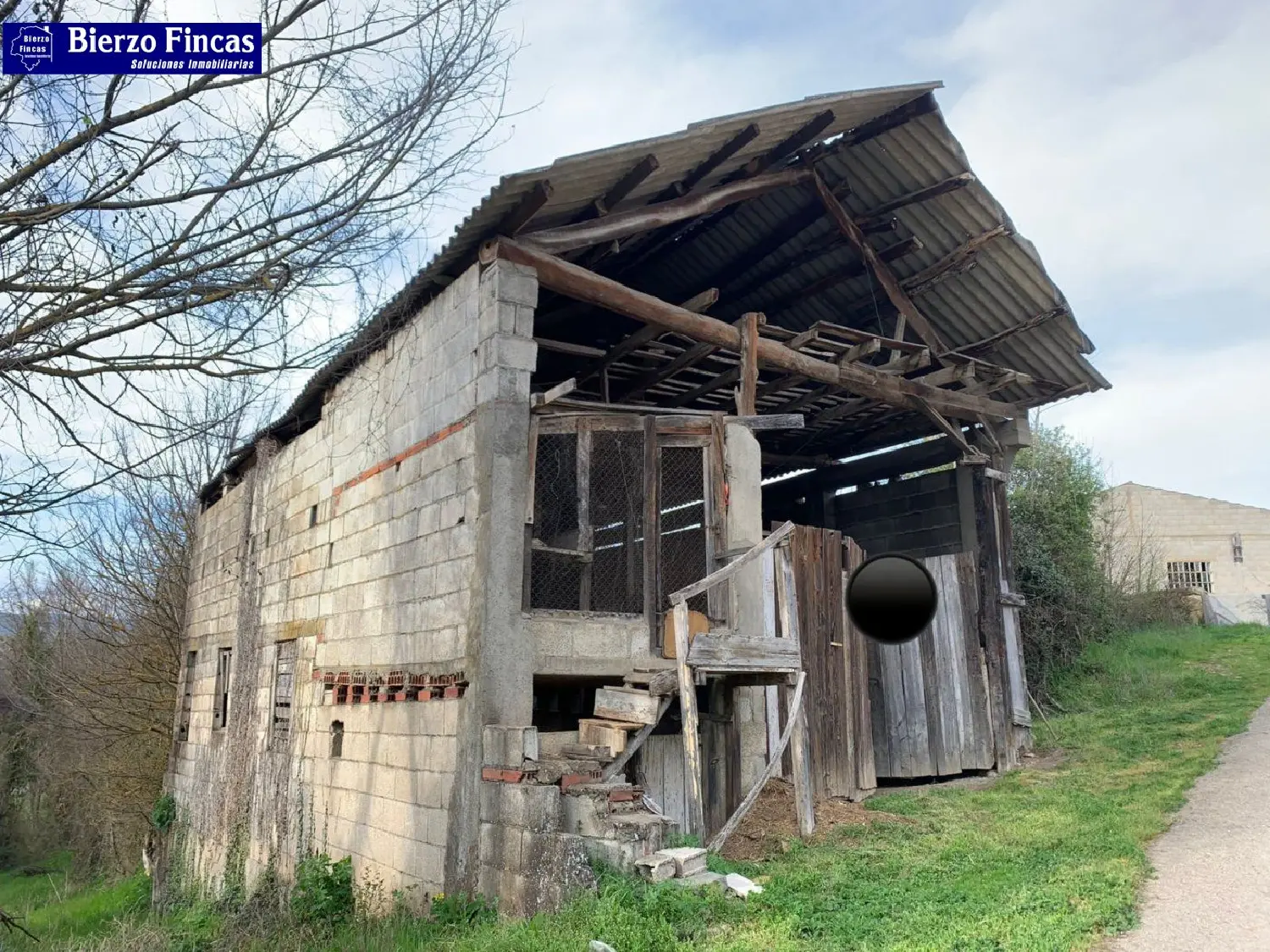 till salu hus Carracedelo Bierzo (El) 2