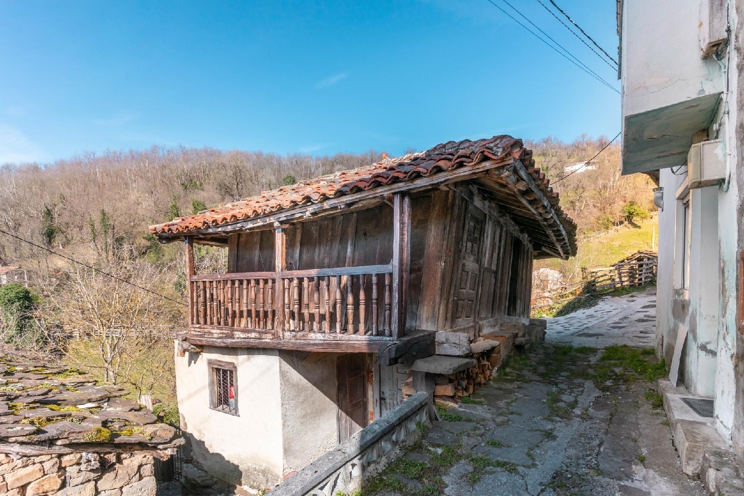 till salu hus Castañedo Caudal 2