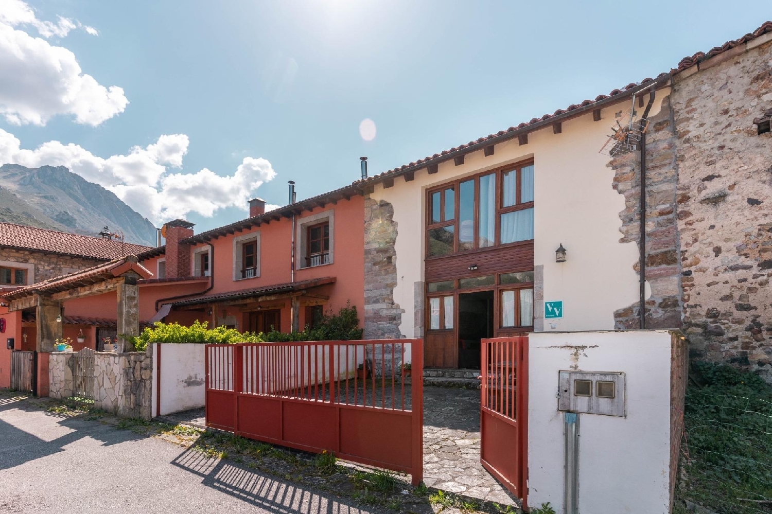  till salu hus Castro Oviedo 5