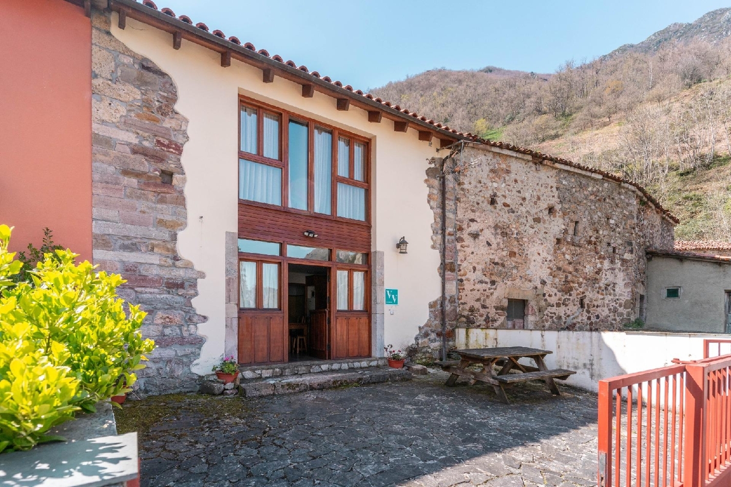 till salu hus Castro Oviedo 3