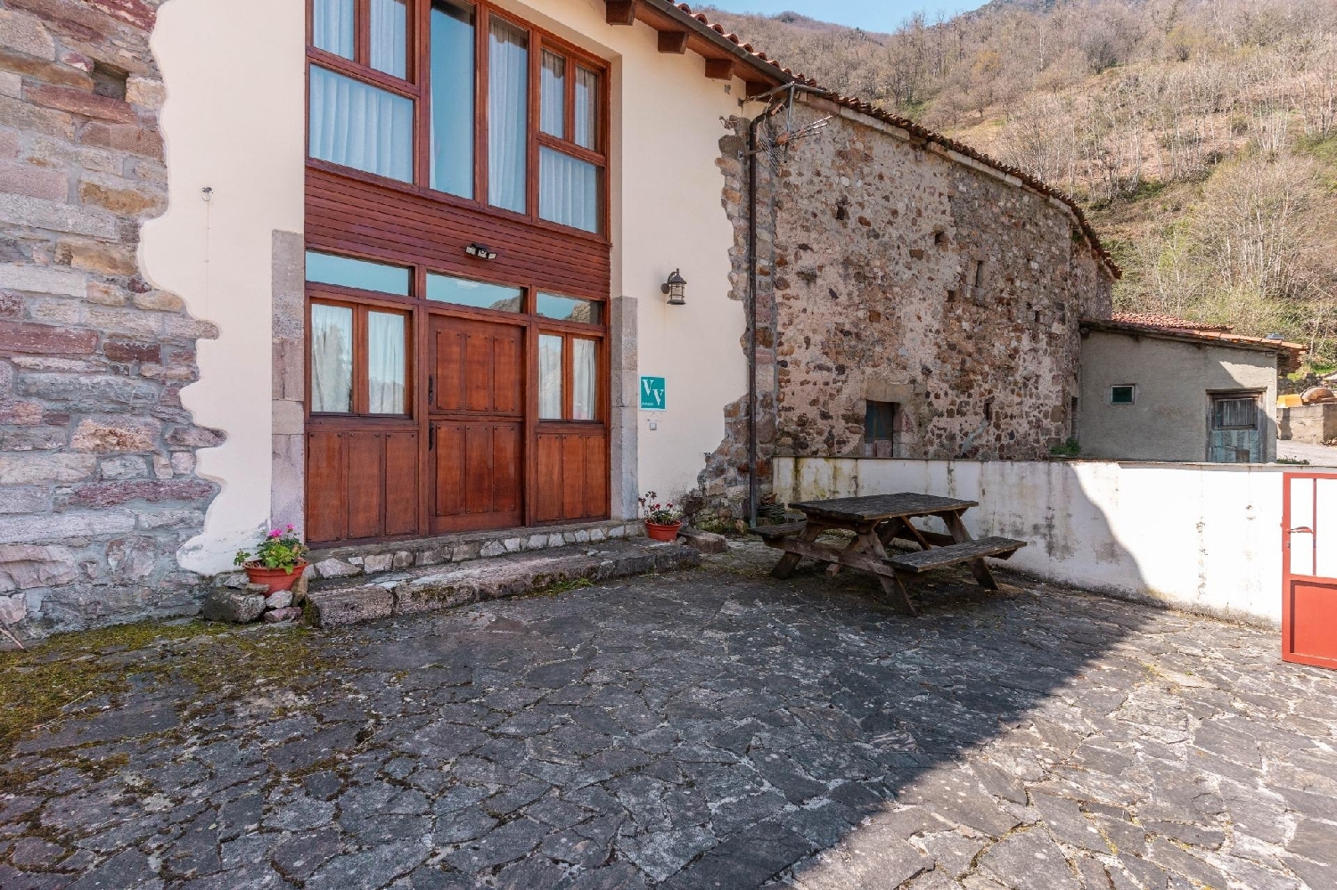 till salu hus Castro Oviedo 2