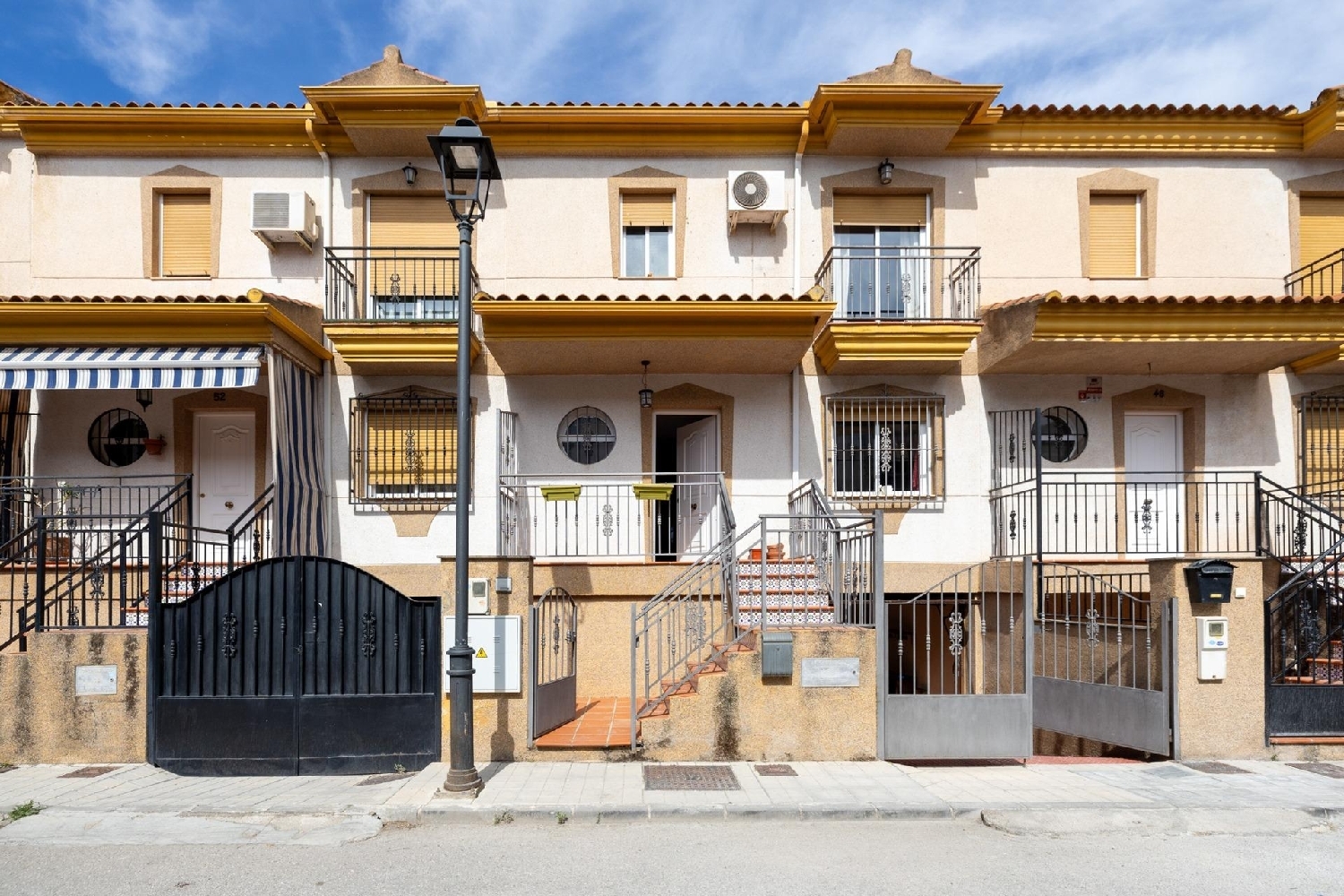 till salu hus Romilla Vega De Granada 2