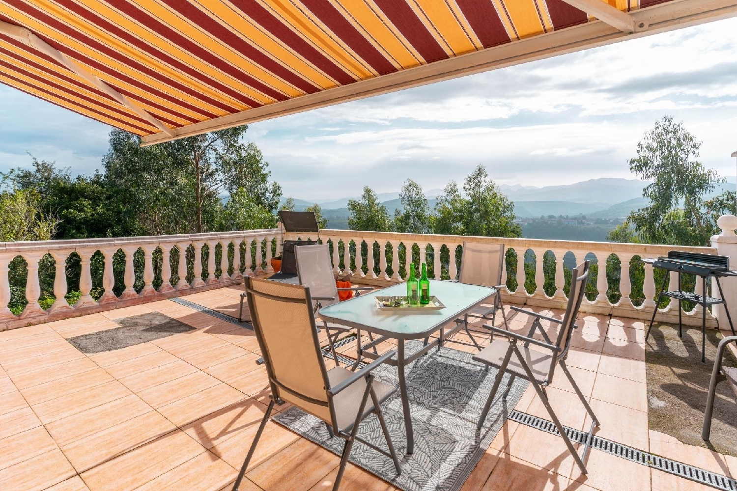  till salu hus Colombres Oriente 8