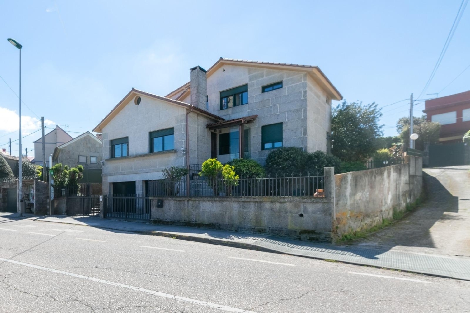  till salu hus Combro Vigo 1