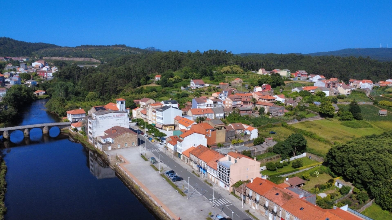 till salu hus Esquipa Tierra De Soneira 2
