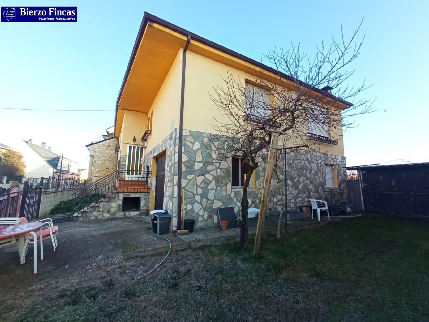 till salu hus Fuentes Nuevas Bierzo (El) 3