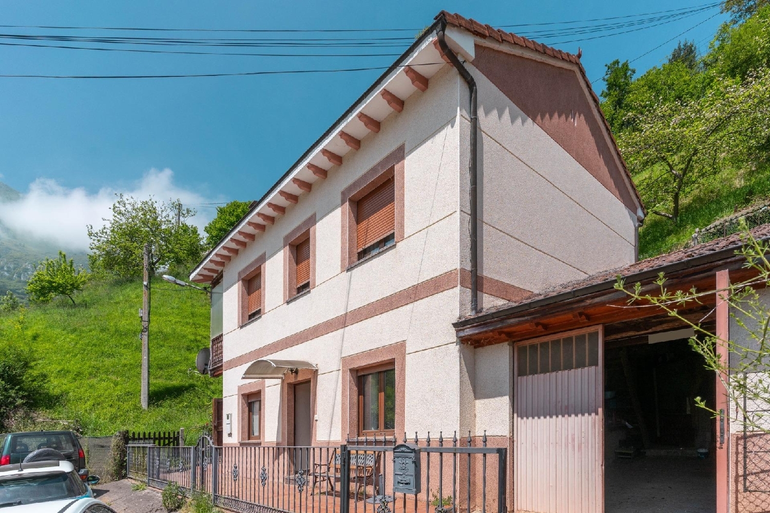  till salu hus Las Gateras Oviedo 1