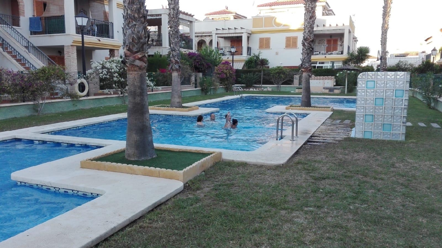  till salu hus Los Martínez Primer Barrio Baix Segura 1