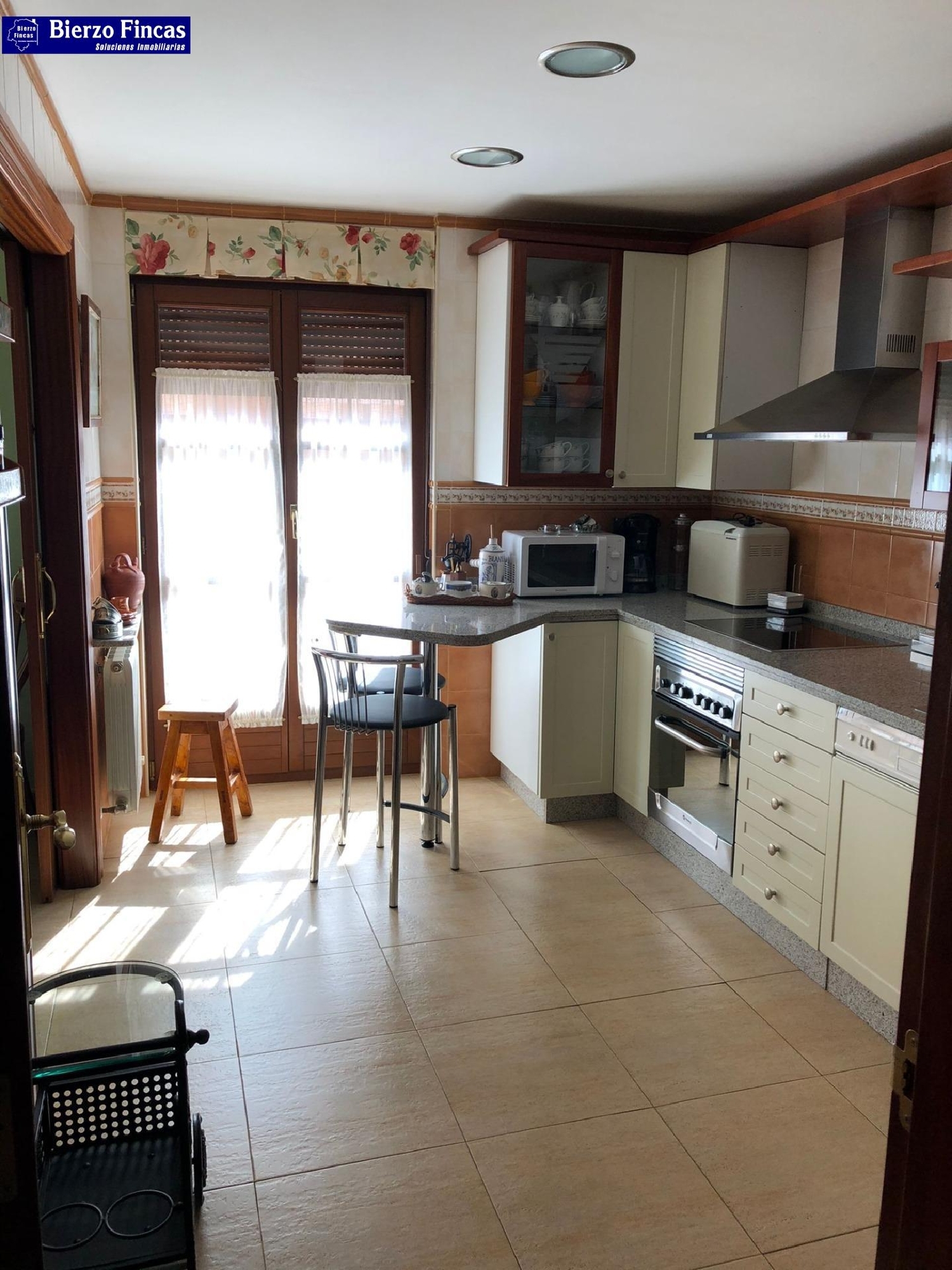 till salu hus Mansilla De Las Mulas León 2