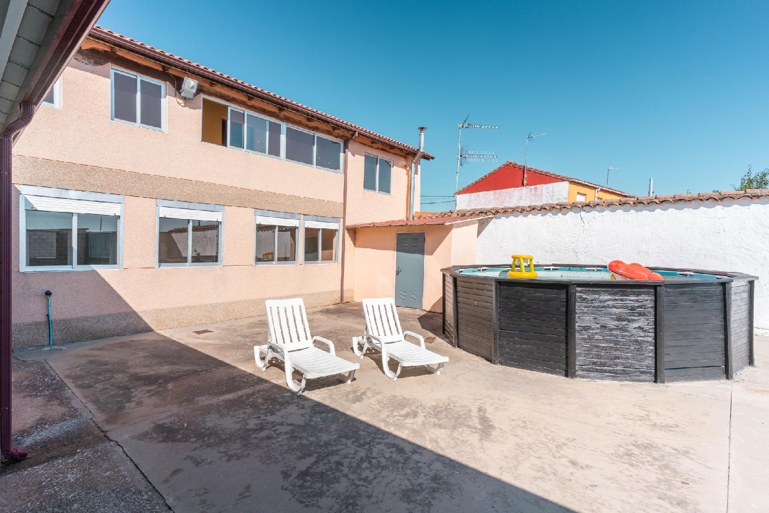 till salu hus Santibáñez De La Isla Bañeza (La) 3