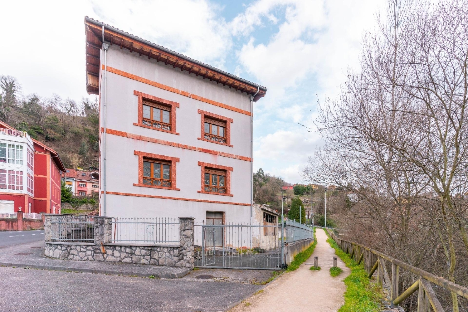 till salu hus Quemadero Caudal 3