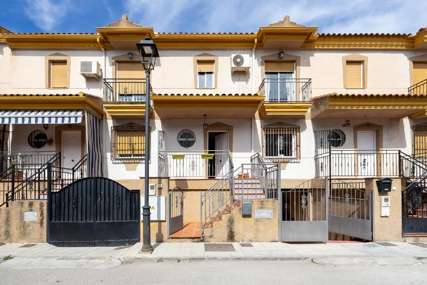 till salu hus Romilla Vega De Granada 2