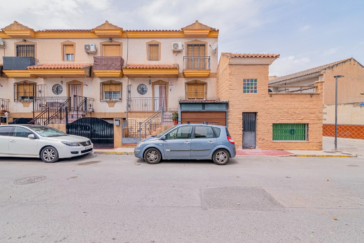 till salu hus Romilla Vega De Granada 2