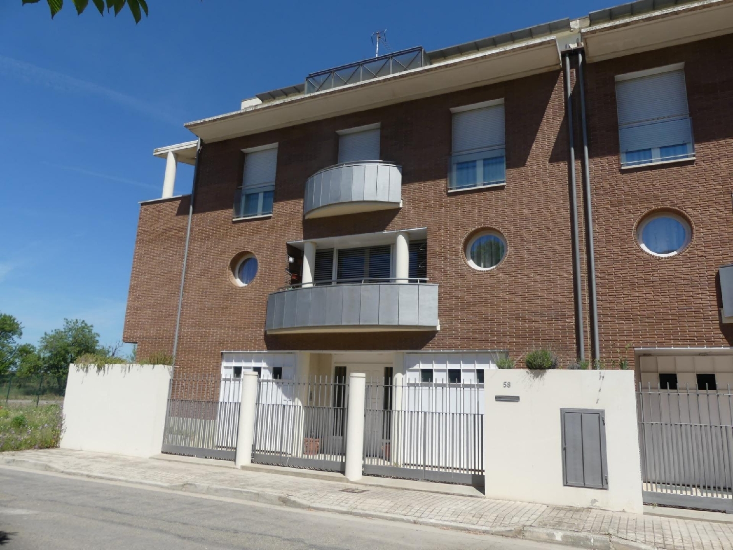  till salu hus Santiago-María Auxiliadora Hoya De Huesca 1