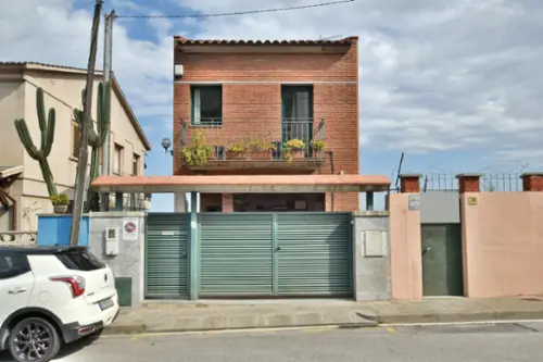 Singuerlín Barcelonès hus foto 6202674