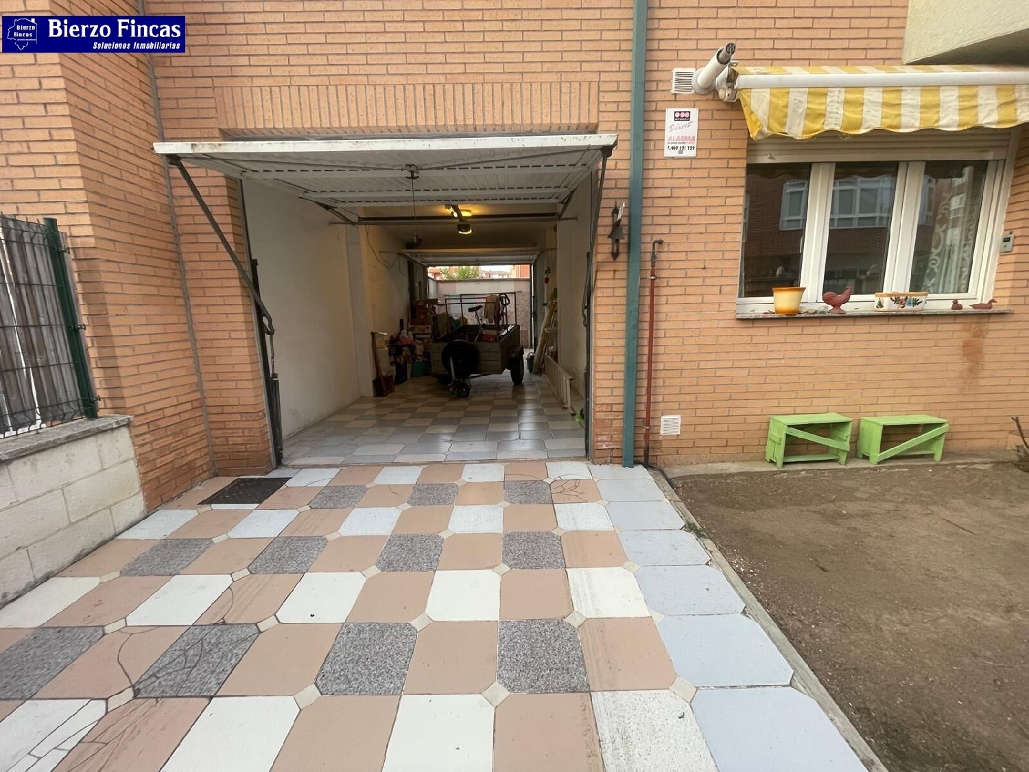  till salu hus Trobajo Del Camino León 8