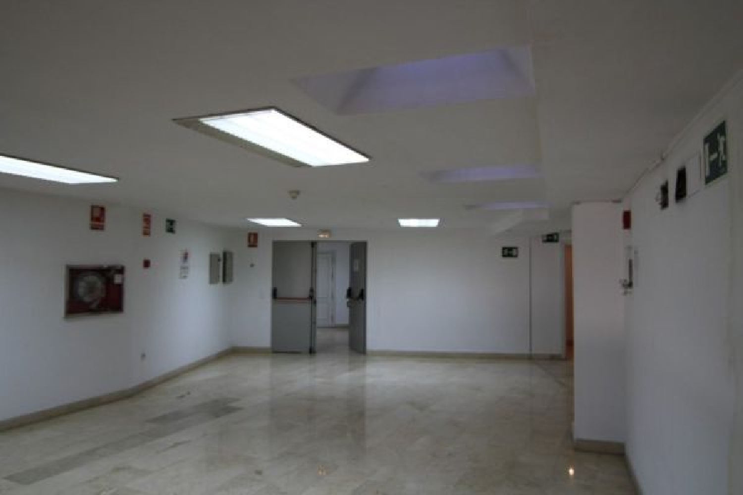  till salu kontor Colonia Carlos Haya Badajoz 5