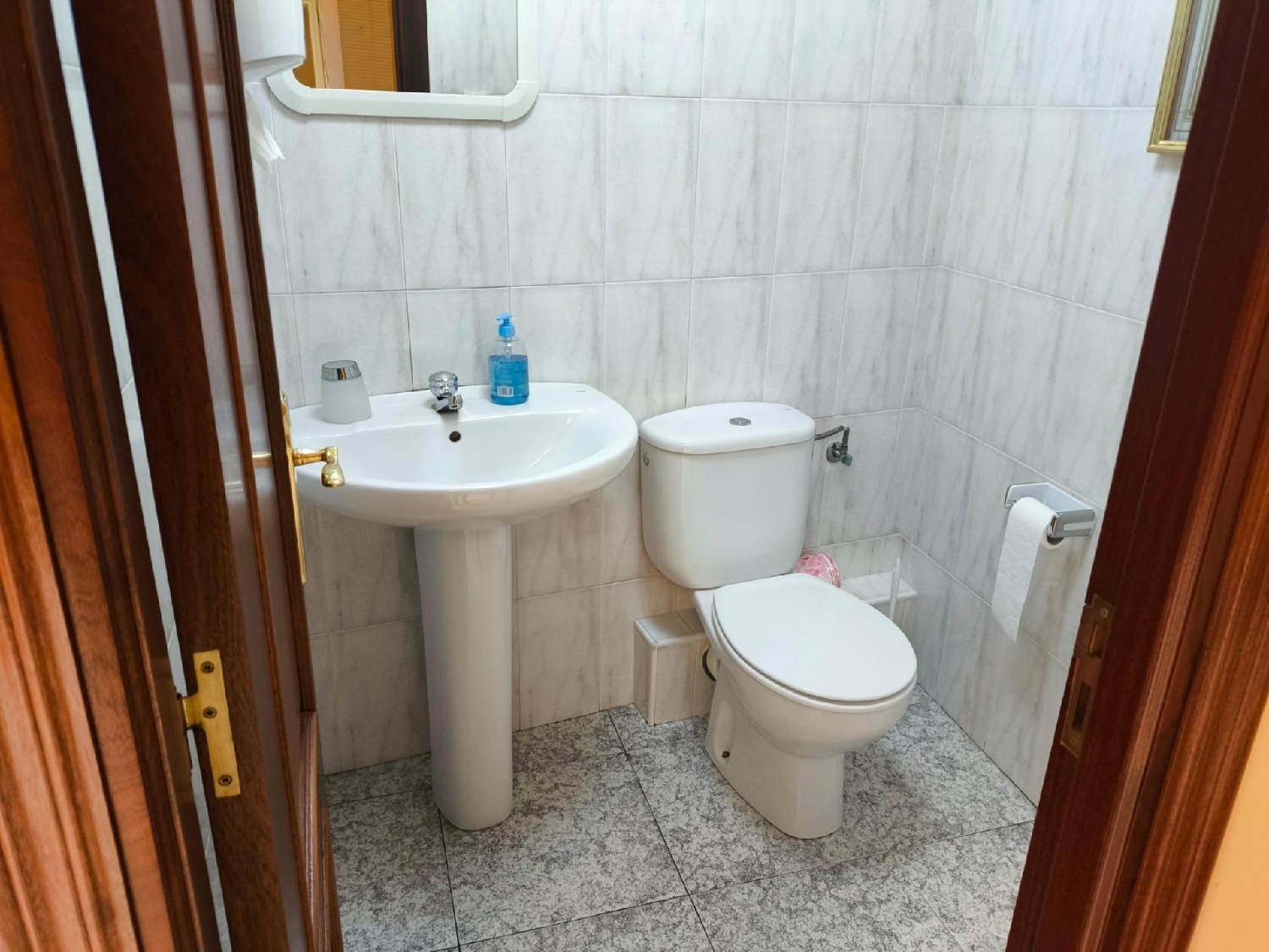  till salu kontor Vivente Bergantiños 6
