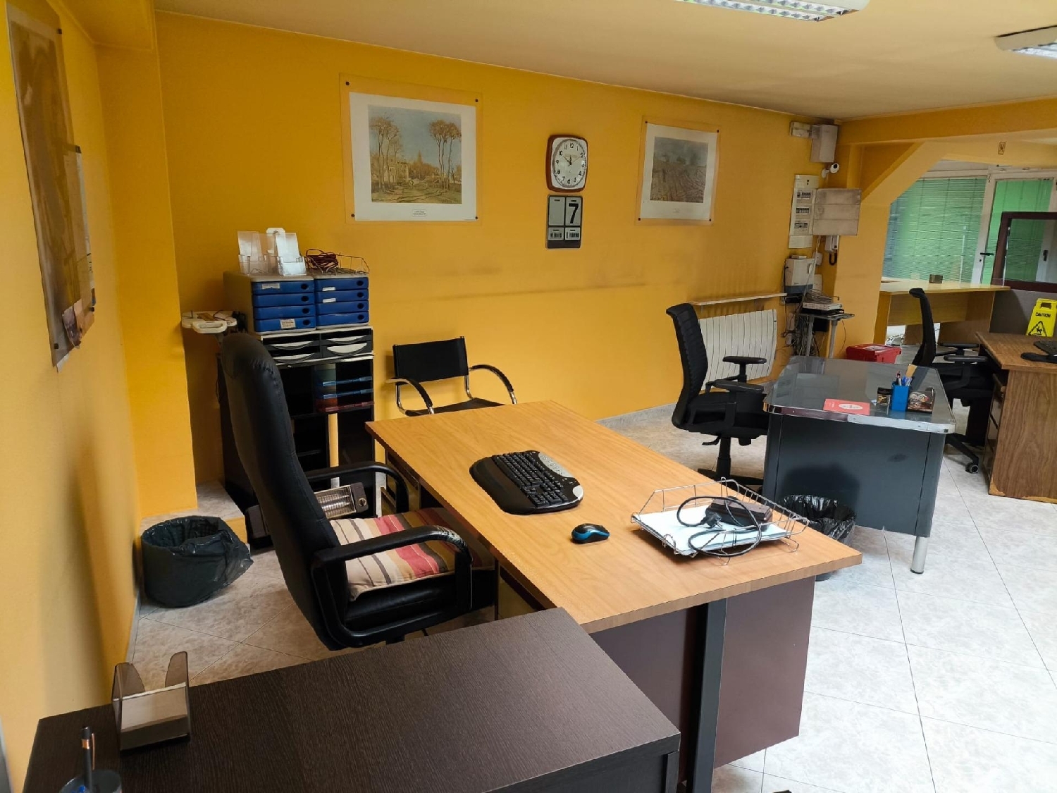  till salu kontor Vivente Bergantiños 5
