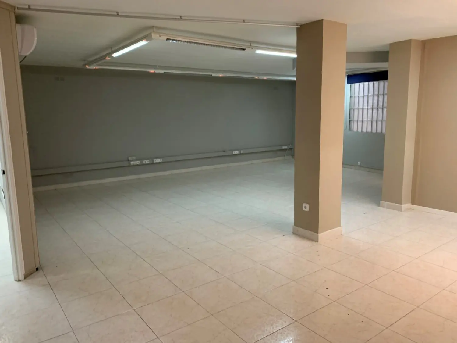 till salu kontor Eixample Tarragonès 3