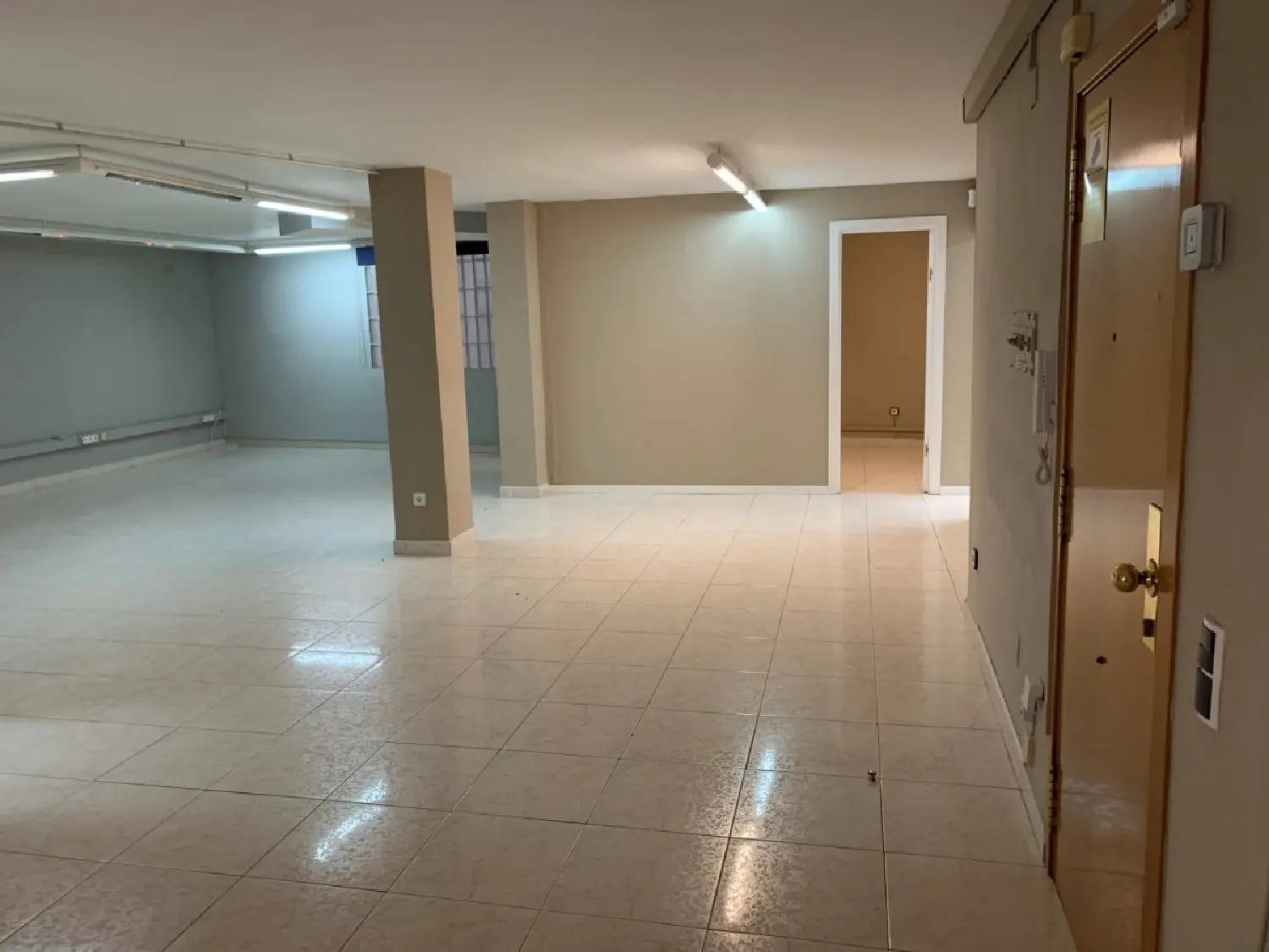 till salu kontor Eixample Tarragonès 2