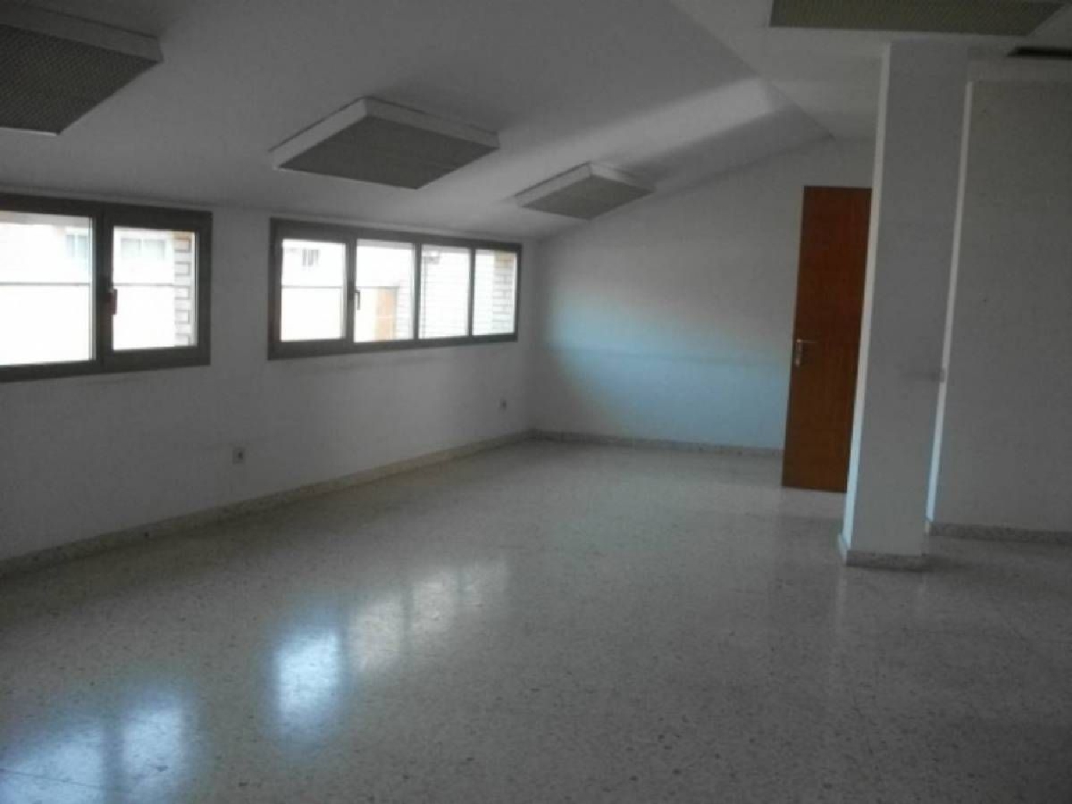 till salu kontor Els Comdals Bages 3