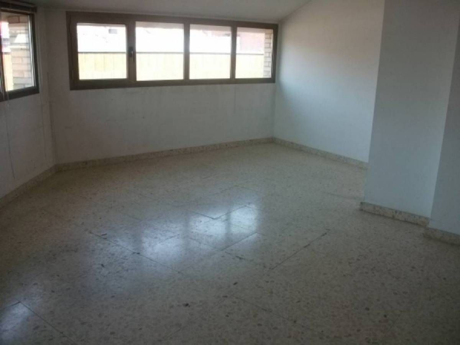 till salu kontor Els Comdals Bages 2