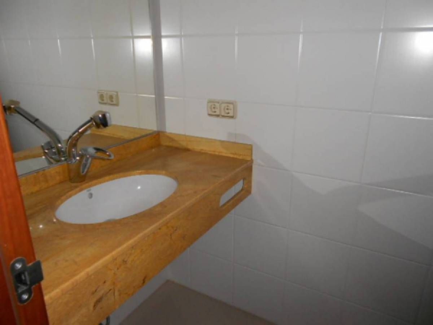  till salu kontor Els Comdals Bages 3